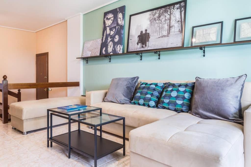 Sunny Apartment With 2 Bedrooms And Garden Glyfáda Exterior foto